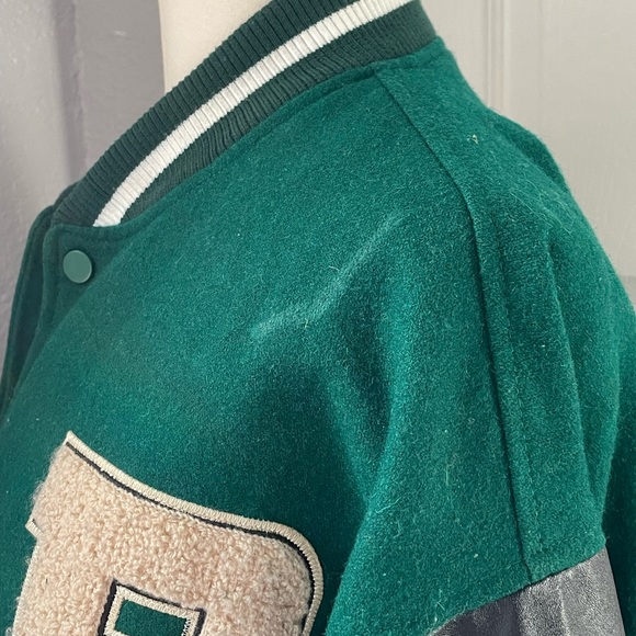 Green and black varsity jacket - Picture 4 of 6